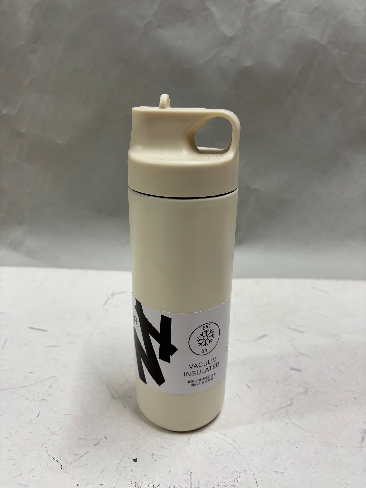 Outdoor Portable Double Wall Stainless Steel Water Bottles 550 ml with Leakproof Hot and Cold Water Coffee and Tea in Travel Car Office School Camping