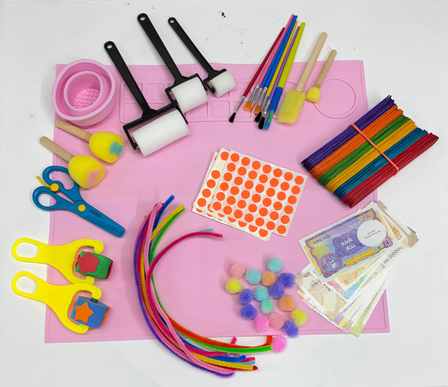 Kids art & crafts kit
