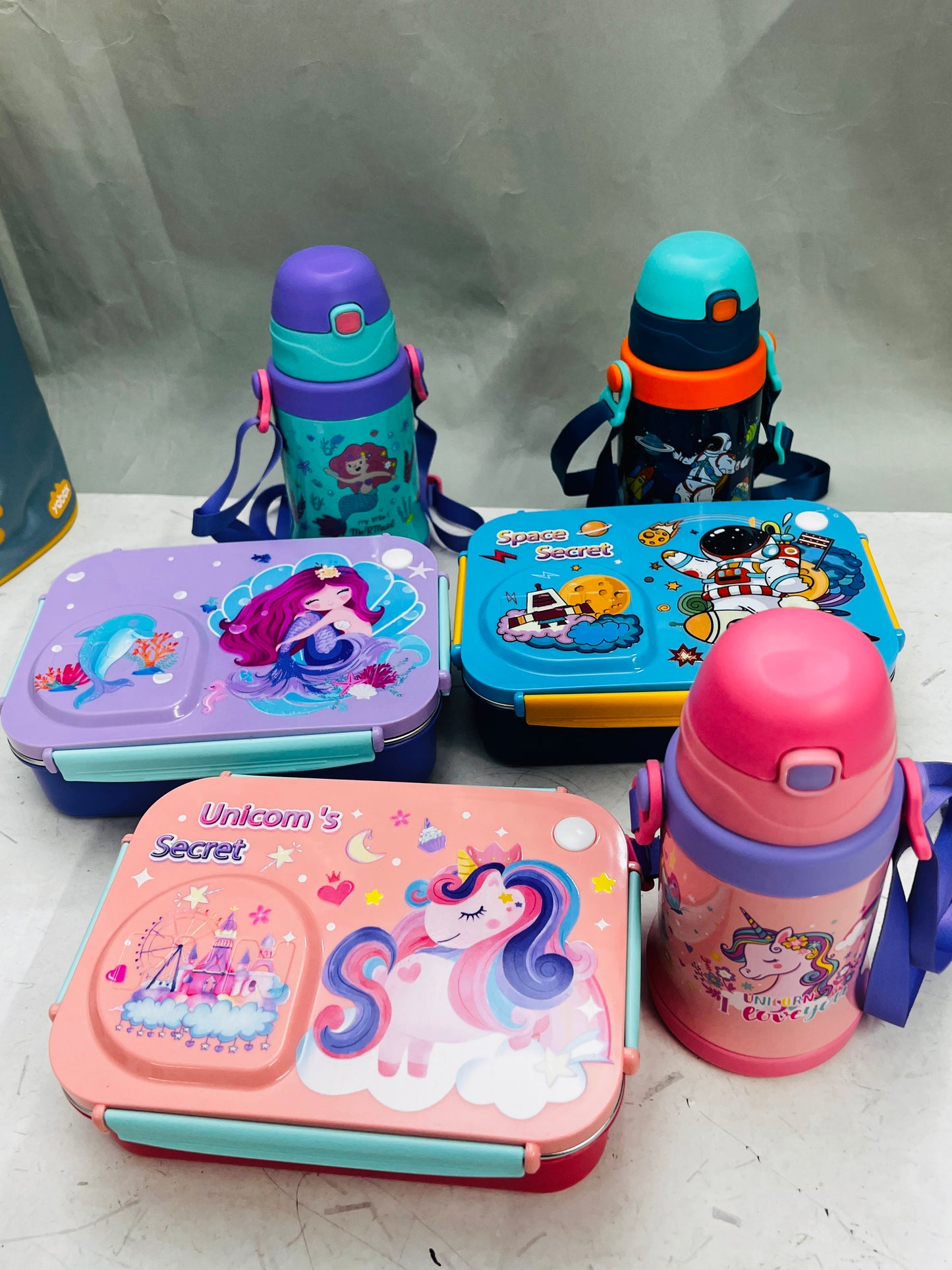 3 grid lunch box + insulated bottle combo