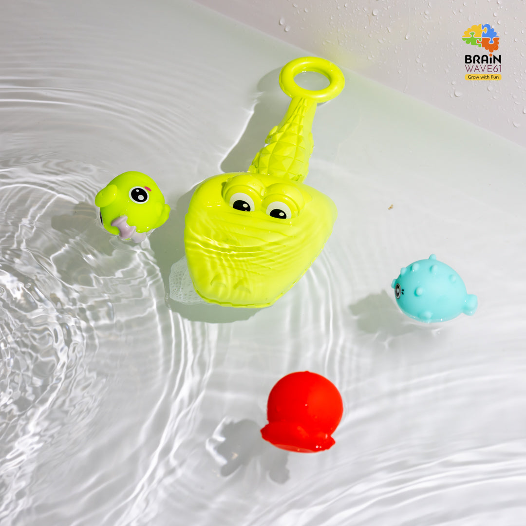 Crocodile Floating Baby Bath Toys - Crocodile Net Including 3 Floating Squirt (age 18m)