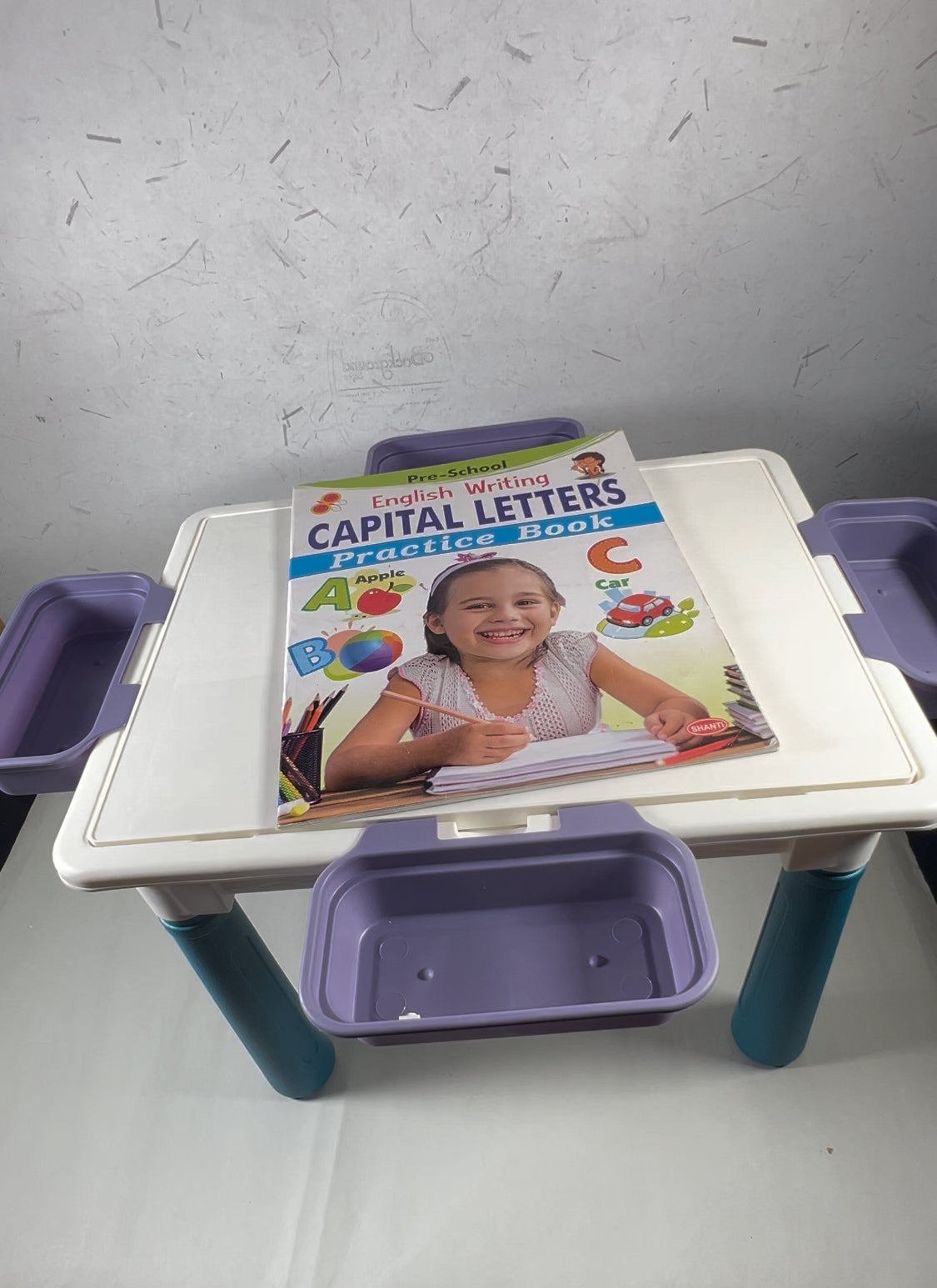 Multipurpose block table with 174 blocks